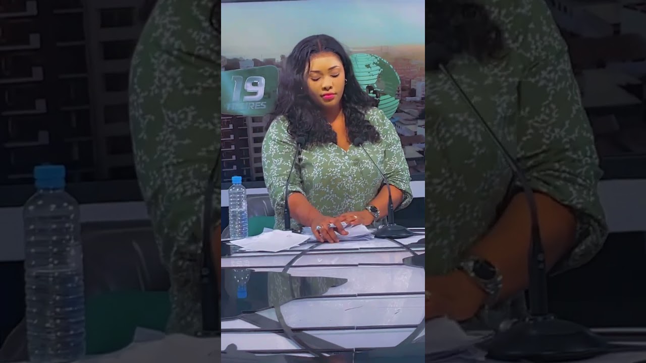 Coulisses du journal sur la 2stv avec la journaliste Coumba Guissé
