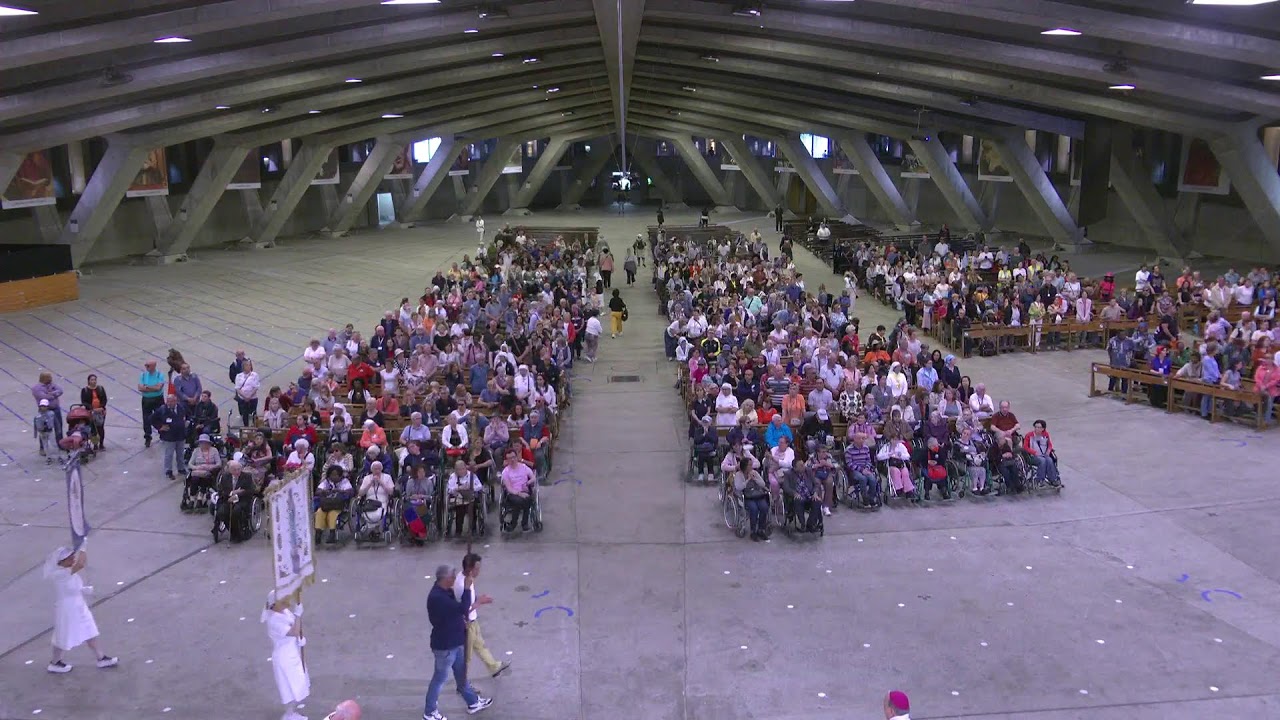 Procession eucharistique du Sanctuaire de Lourdes May 28, 2025 🙏
