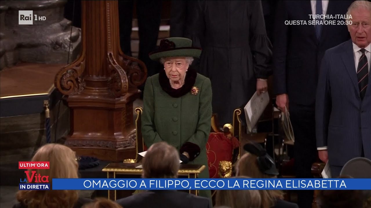 Omaggio al principe Filippo ecco la regina Elisabetta - La vita in diretta 29/03/2022