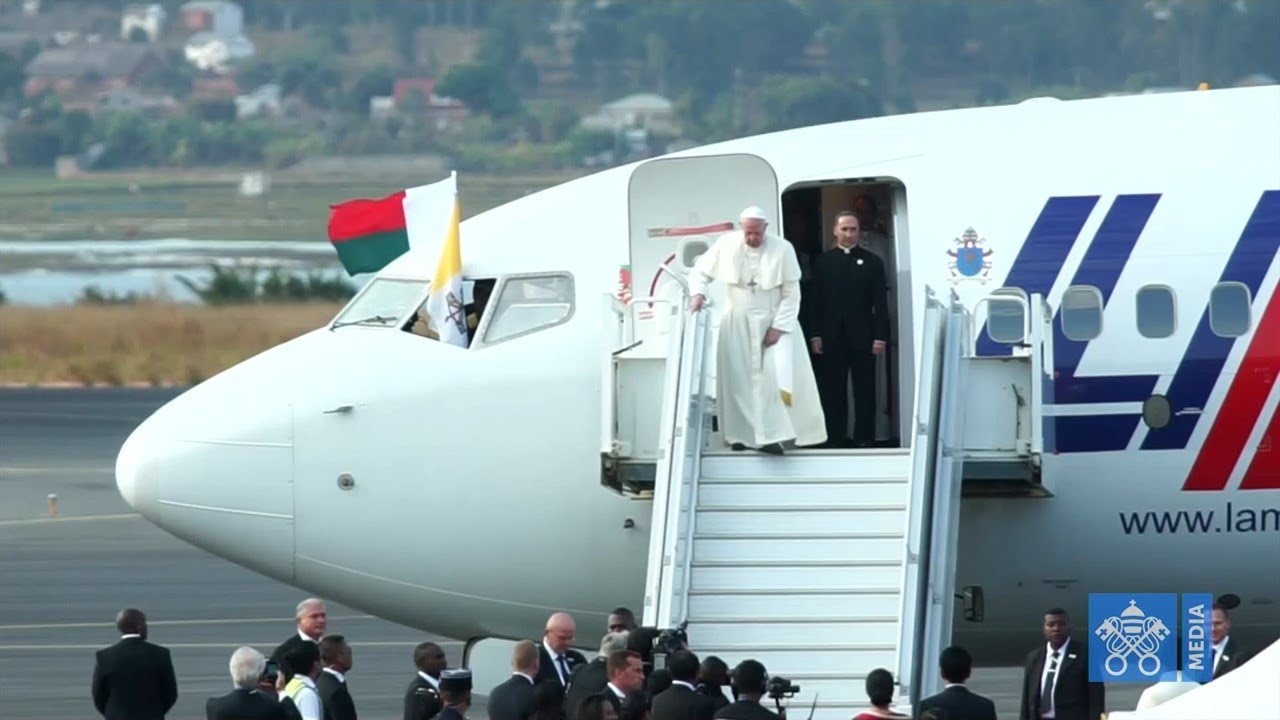 Arrival of Pope Francis in Madagascar 6 September 2019 HD