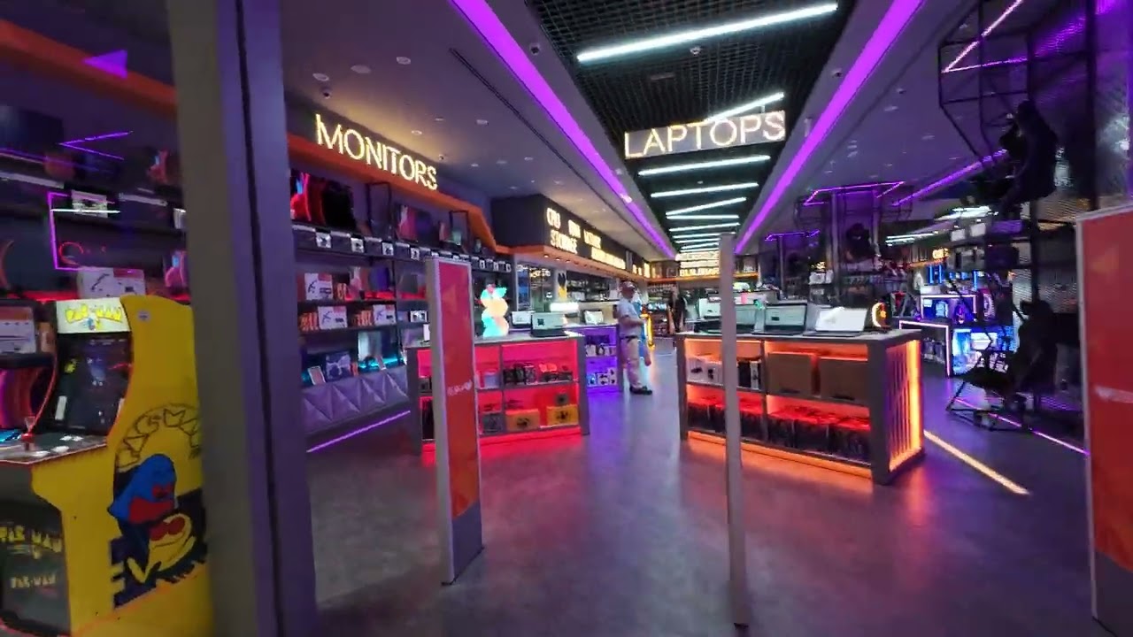 inside mall of qatar foodcourt area