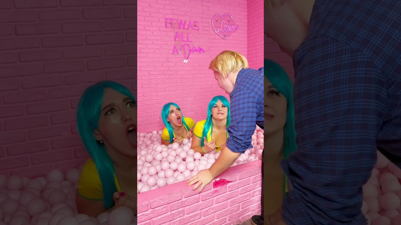 while his girlfriend was distracted...😅 #owo #twins #uwu