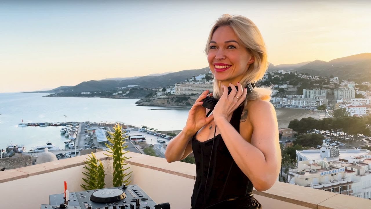 VONDA7 - Sunset DJ Set - Peñiscola 🇪🇸 (Melodic House & Techno, Progressive House)