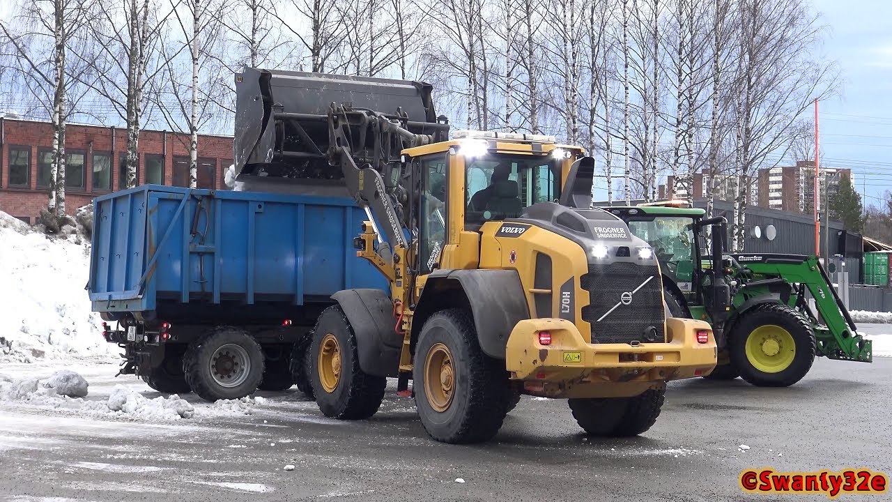 4K| Snow Pile Removal - Volvo L70H, John Deere 6155R & Valtra T234