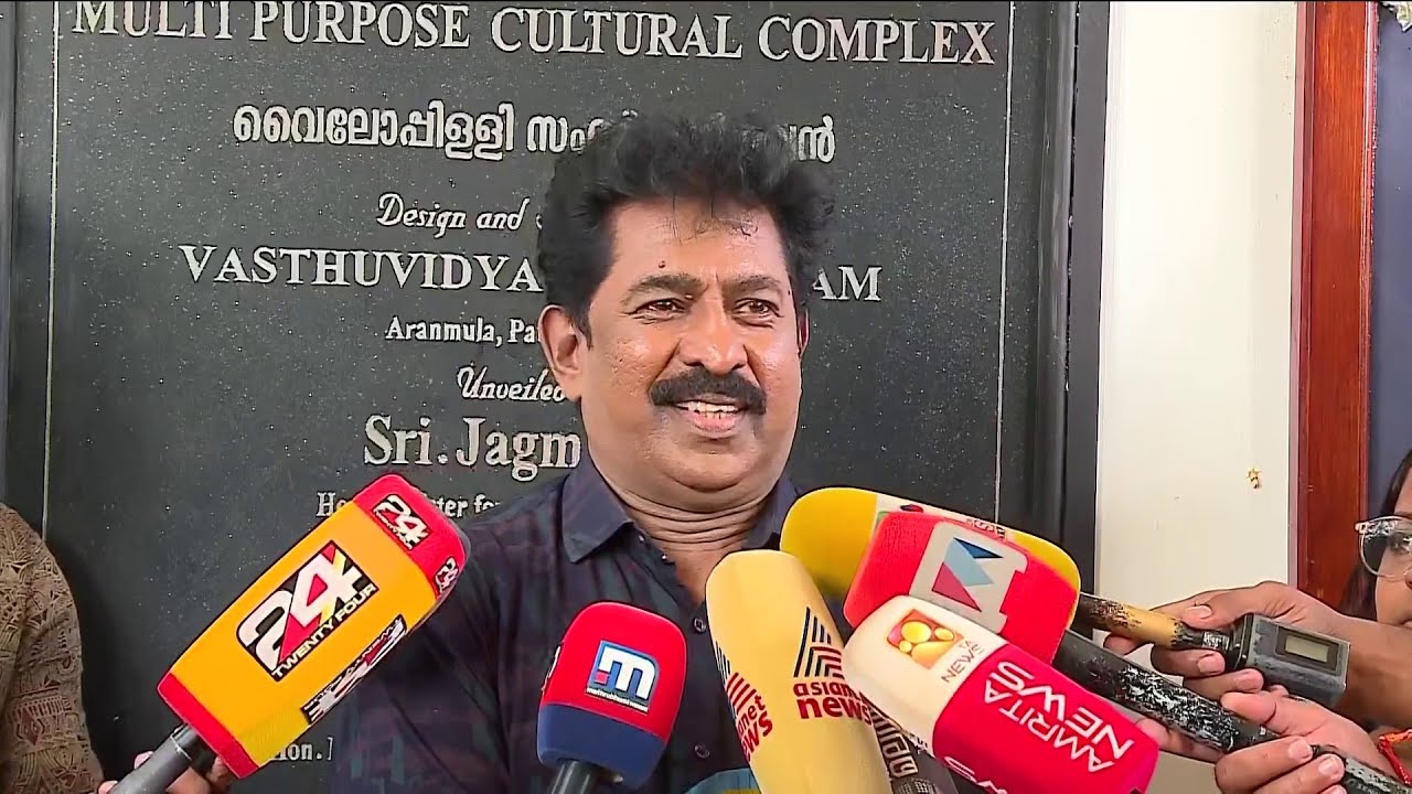 'നാളെ എന്തും സംഭവിക്കാം, ആരുമായും ചർച്ച നടത്തിയിട്ടില്ല'; സസ്പെൻസ് നിലനിർത്തി നടൻ പ്രേംകുമാർ