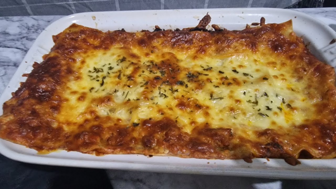 CRISPY CHICKEN LASAGNA RECIPE #fyp #viral #recipe #blowthisup #yummy #foryoupage #pasta 