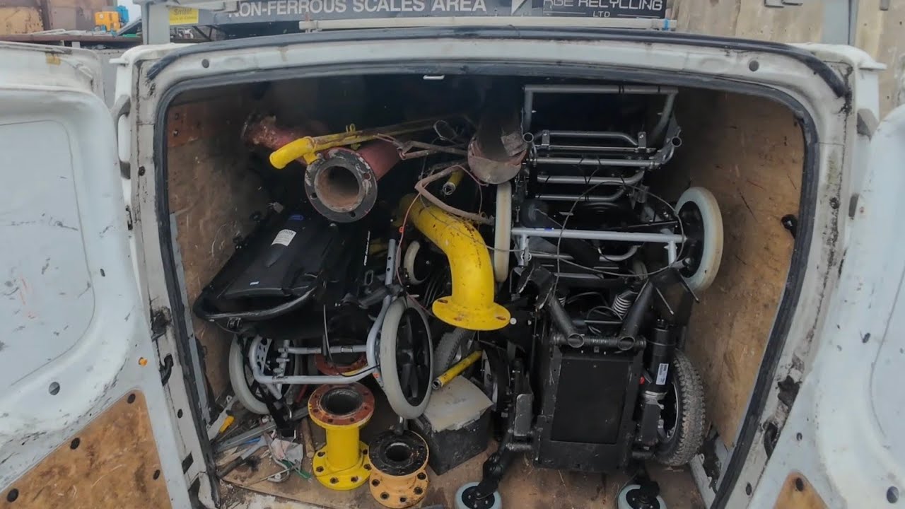 Мы загрузили 1,4 тонны металлолома в мой маленький фургон. Сколько за него заплатили на свалке?