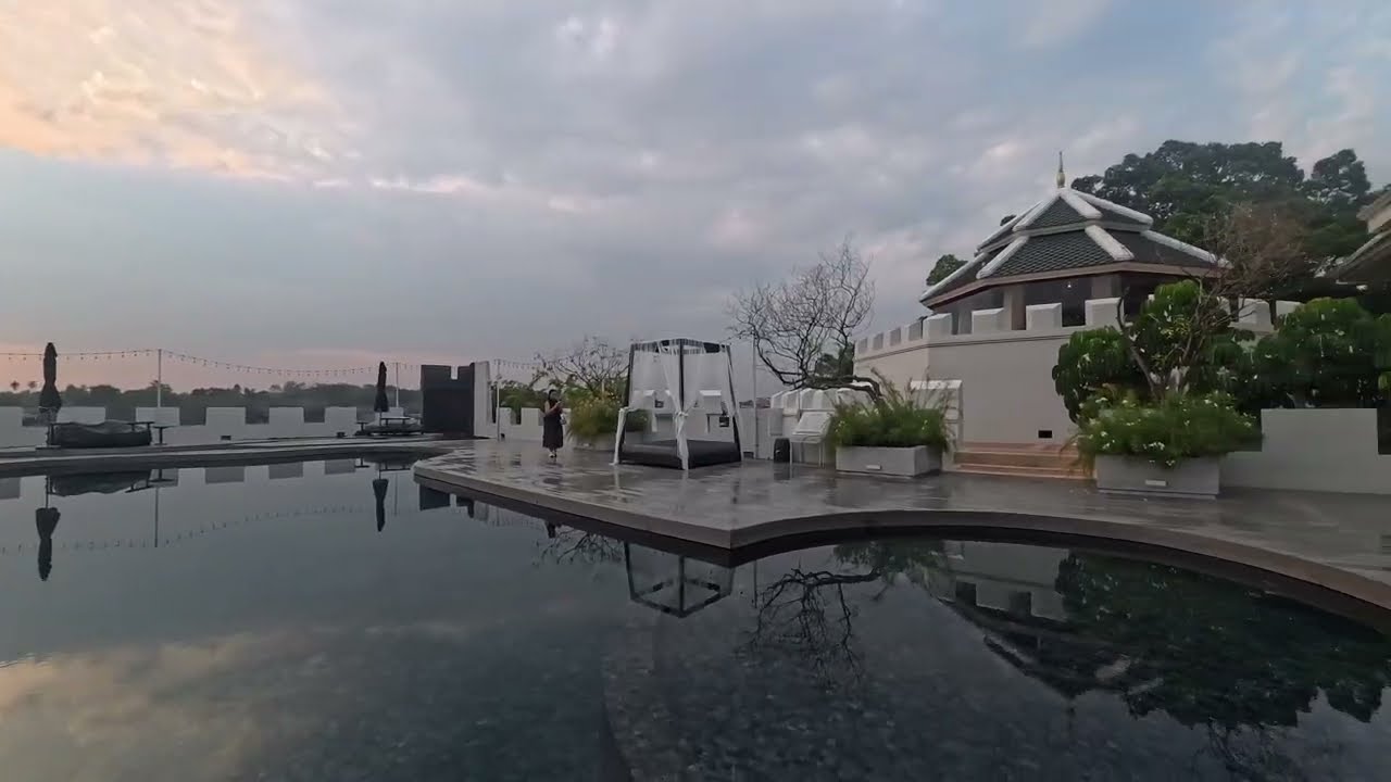 มุมถ่ายรูปที่ต้องมา! สระว่ายน้ำวิวพาโนรามาที่ กาลนาน ริเวอร์ไซด์ รีสอร์ท