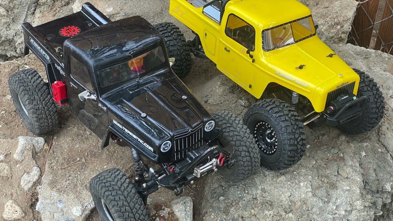 Element Ecto vs. TRX-4 Sport:  Crawler Canyon Head 2 Head