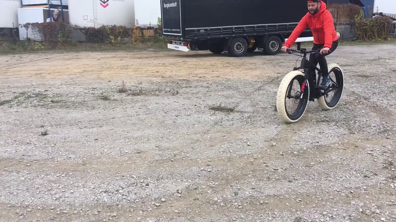 ELOM E-Fatbike @ Snow Show 2XL 5.05