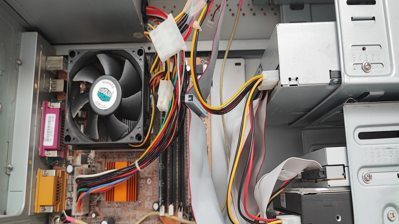 Desmontando y probando un ordenador con AMD Athlon XP 2800+ del año 2003