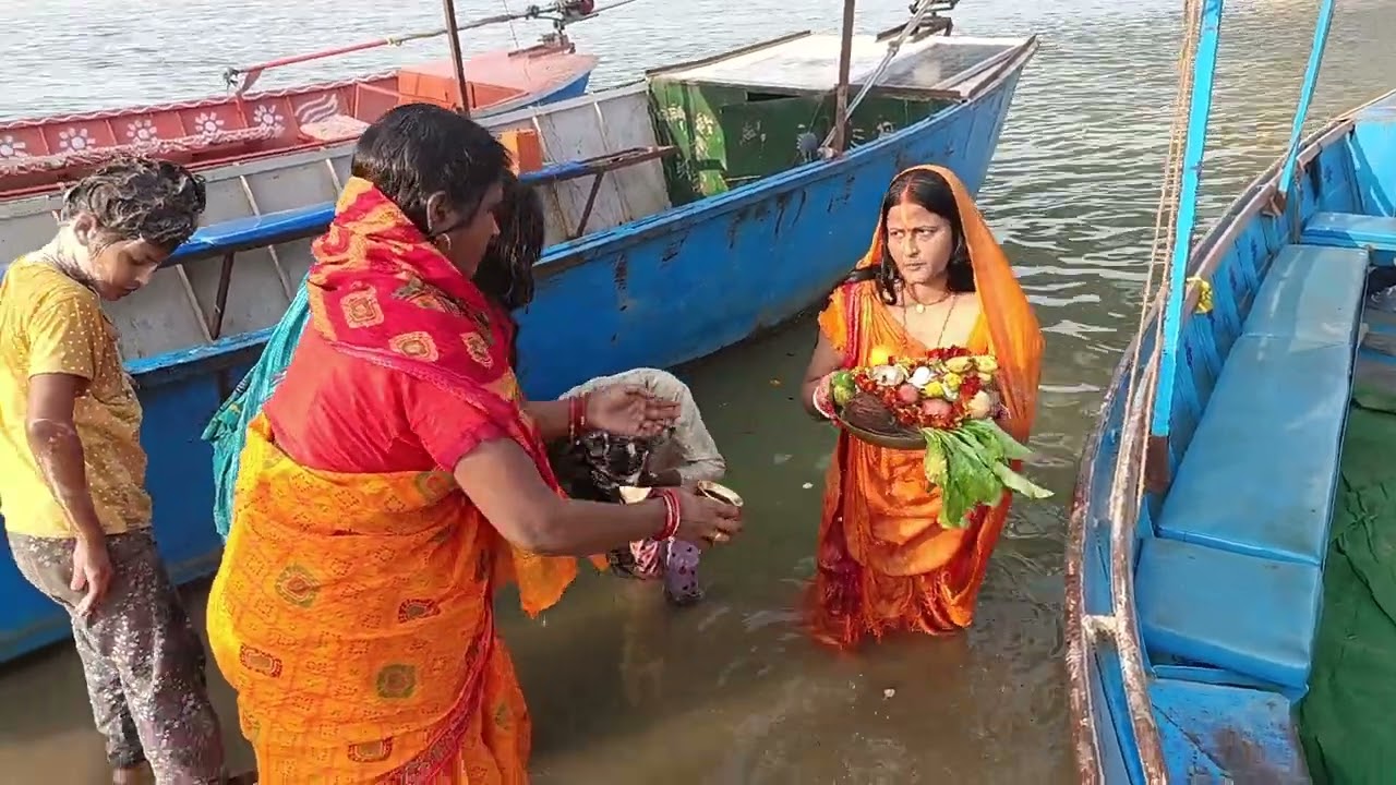 Ravi war vart 🙏❤ ganga Maiya ke Ghat pe #🙏🙏🙏#🌺🌺🌺🌺#❤❤❤