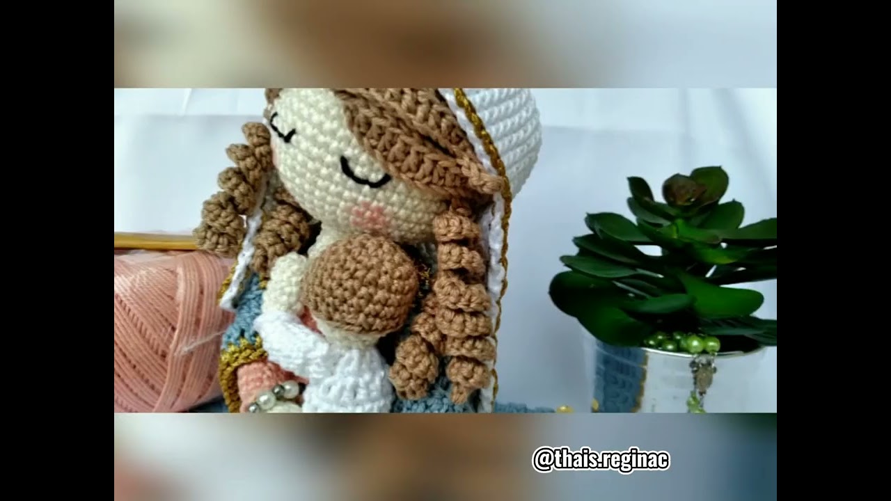 Amigurumi Maria com menino Jesus. Trabalho minucioso