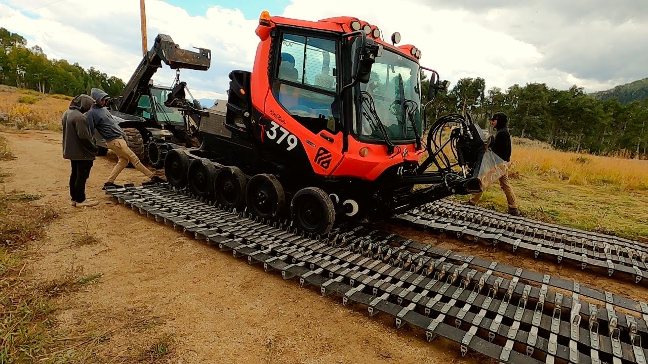 Adding to The Fleet! PistenBully 400 ParkPro. Snowcat Track Install