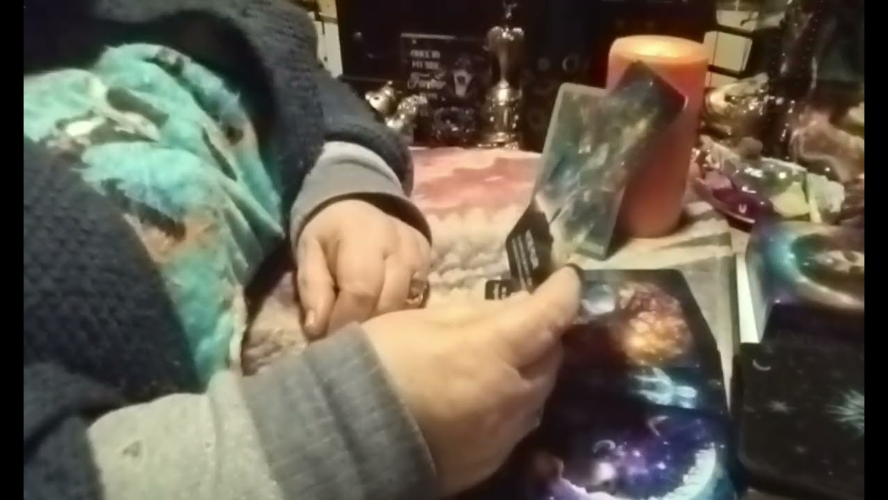 COSA TI CONSIGLIA L' UNIVERSO E COSA HA DA OFFRIRTI MOLTO PRESTO🤩