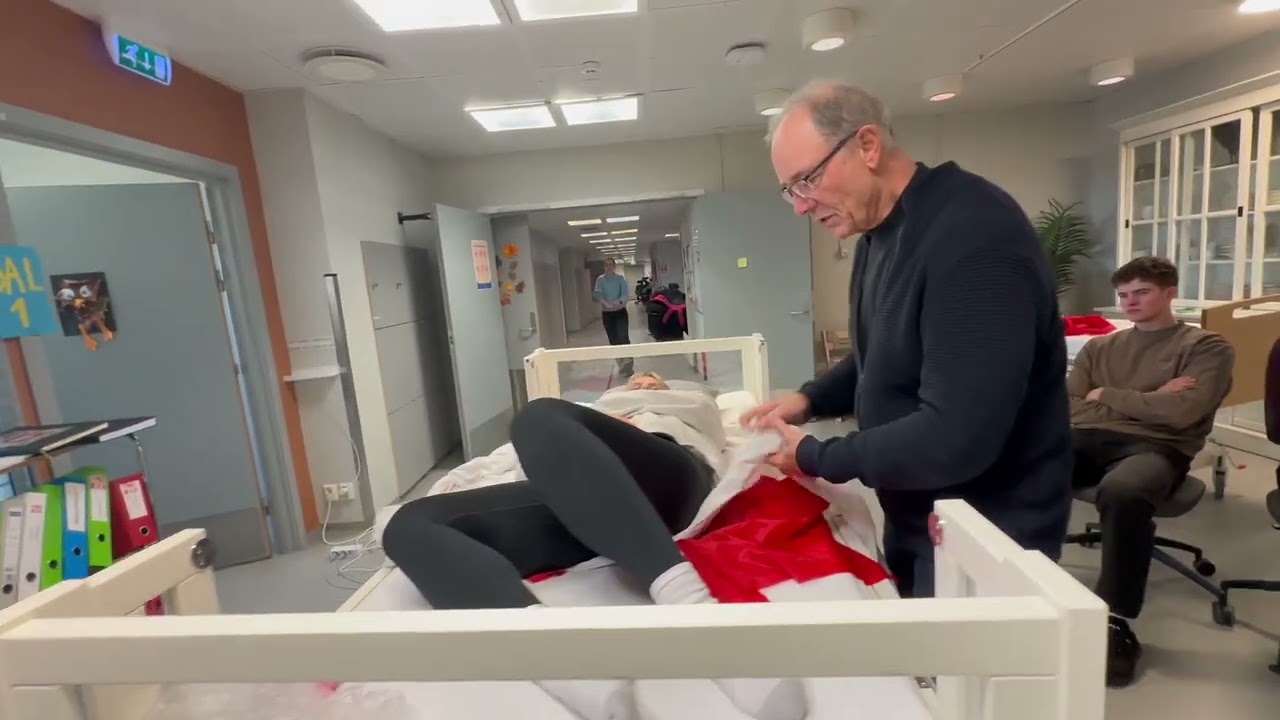 Method no 2 Sliding a patient alone flat bed Smart and easy solutions for health care professionals