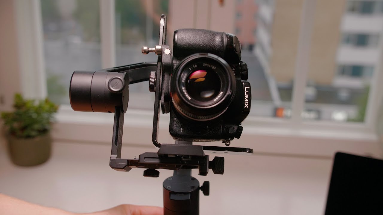 Shoot vertical on a gimbal - Moza Air