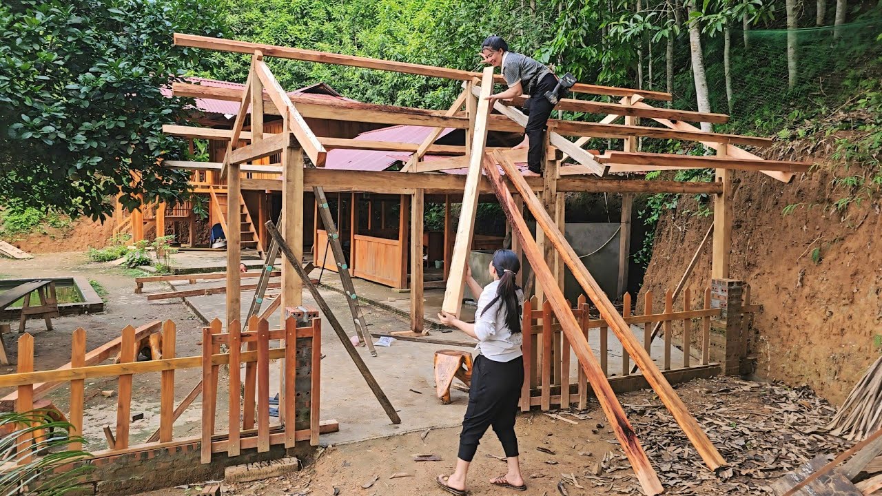 TIMELAPSE: 145 days building a wooden house from start to finish with my sister