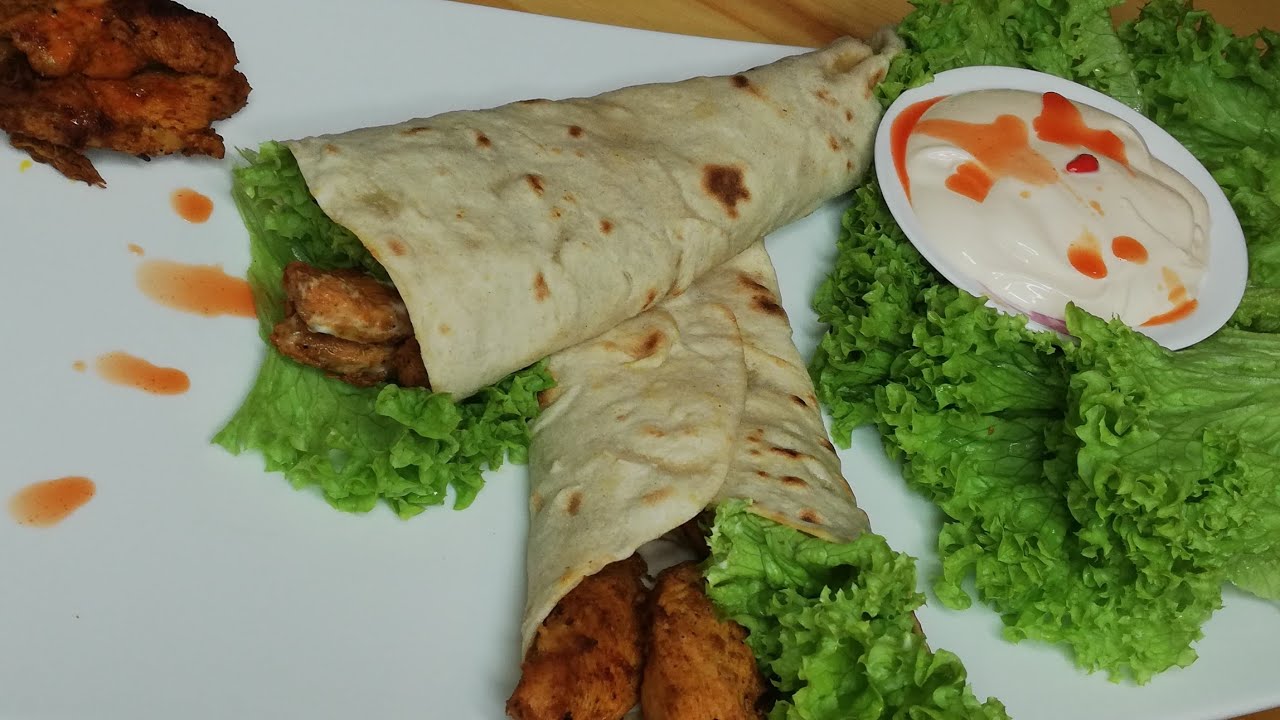 ما تتخايلو طعمة سندويش دجاج بي تتبيلة وخلطة رائعة تشيكن راب وخبز التورتيلا 😋😋