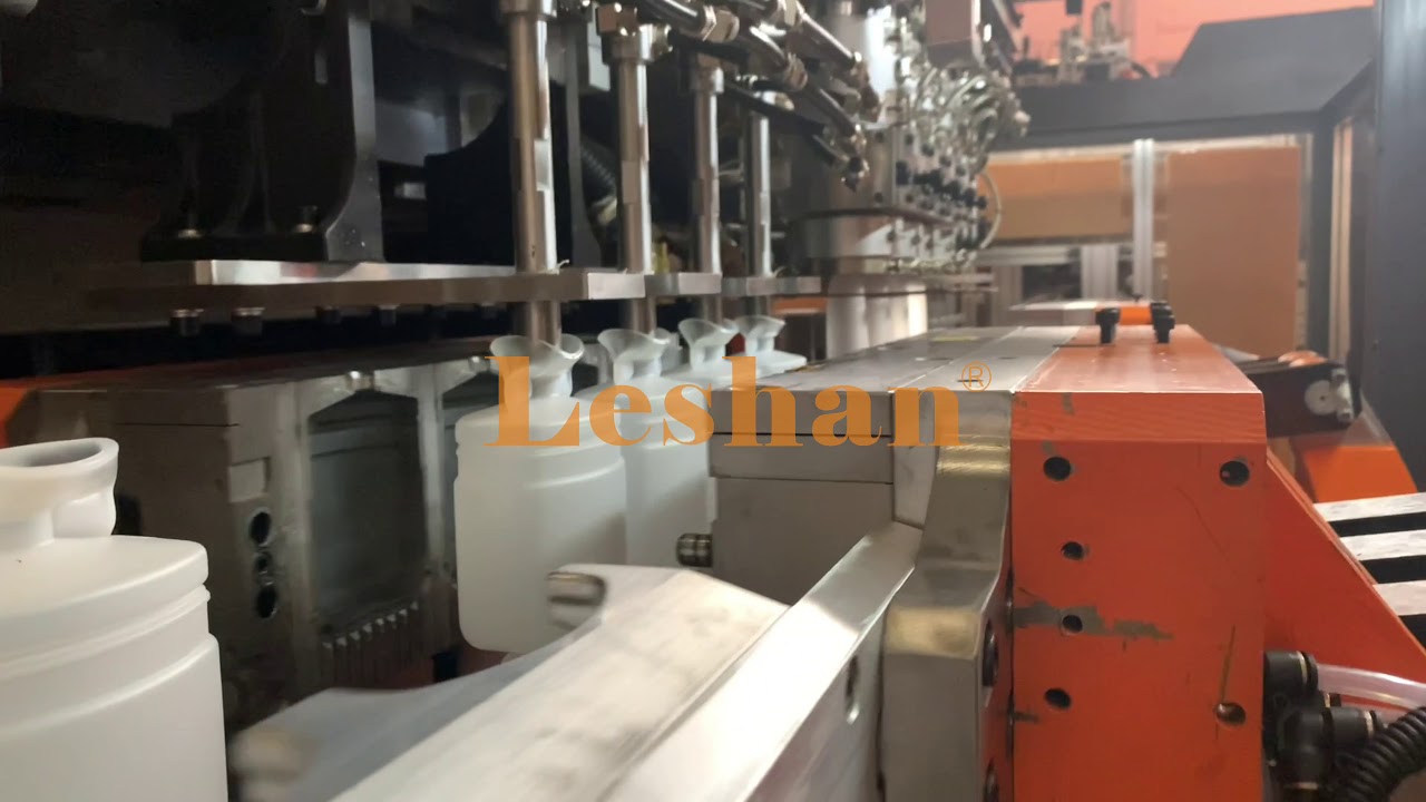 Leshan: Extrusion Blow Molding Machine Commissioning