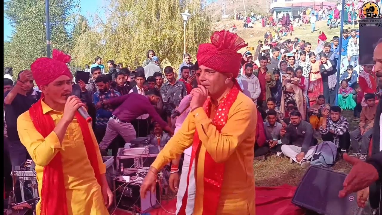 घर दिल एकली दा लगदा नी मेरा । हर बेले फोटो आयुन दिखनी ऐ तेरा।