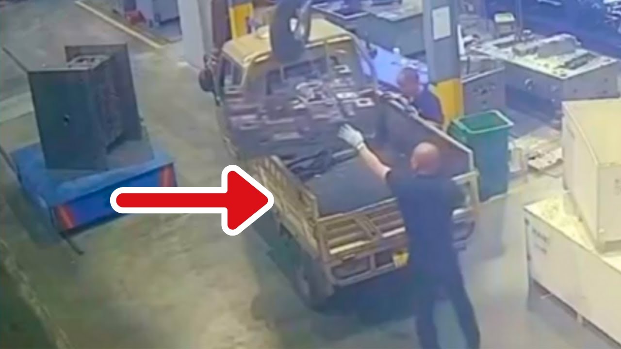 💀 TRUCK LOADING ACCIDENT