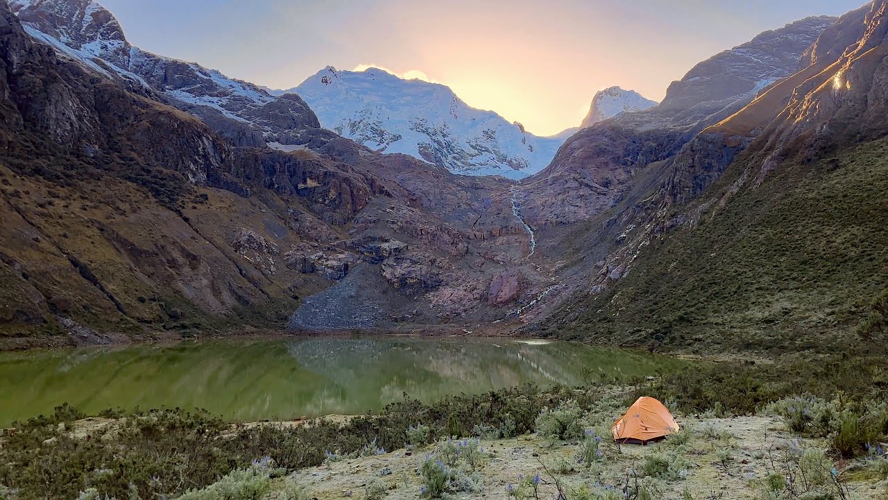 Trek to Laguna Shallap, Peru Cordillera Blanca backpacking - Huascarán National Park