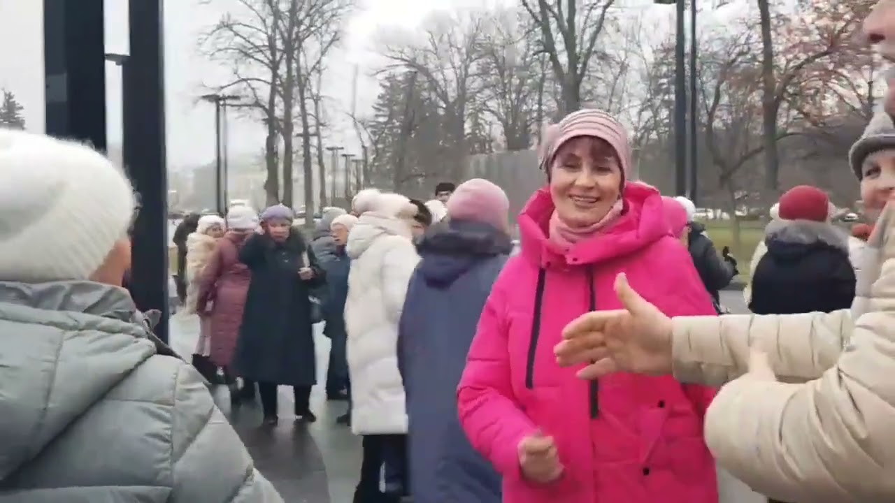 ЛЕЖАЛА РОЗА В УЛИЧНОЙ ПЫЛИ...ХАРЬКОВ ФЕВРАЛЬ 2026  