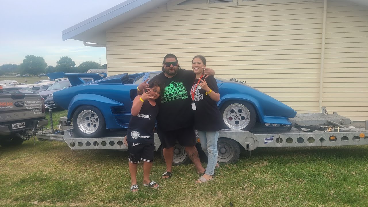 SHWKID, QUEEN & FAMS hit Kumeu Classic Car & Hot Rod festival. #VIP #familytime #nzvlog #carshow