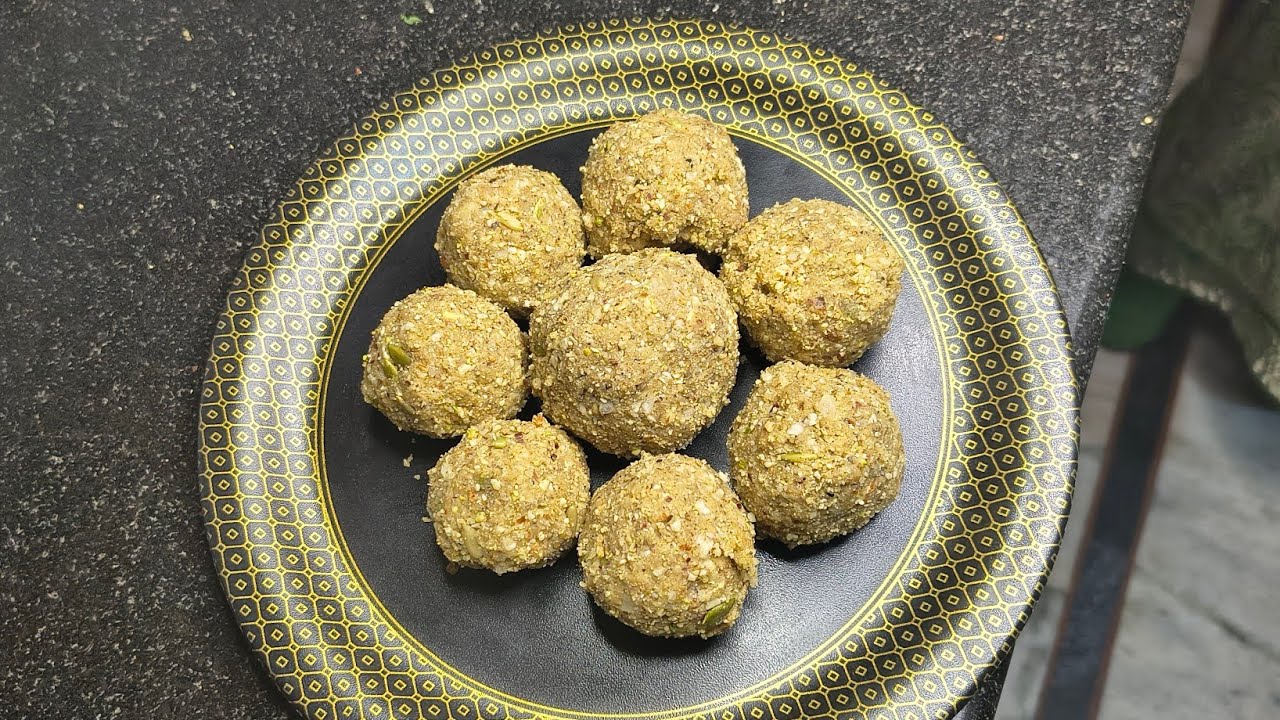 डाइबिटीज वालो के लिए बनाएं स्पेशल ड्राई फ्रूट्स लडडू 😋😋#viral #food #recipe #delicious #kitchen #ghi