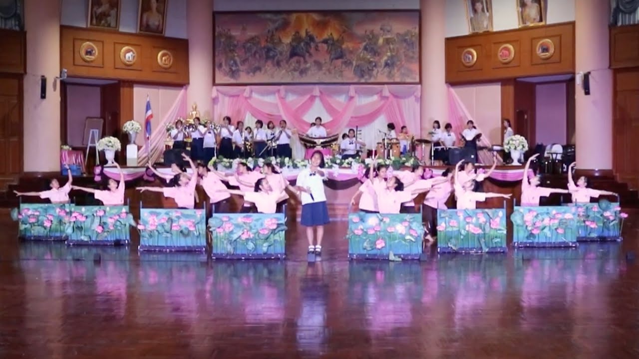 โรงเรียนสตรีศรีสุริโยทัย ประกวดวงดนตรีลูกทุ่ง แห่งประเทศไทย ครั้งที่ ๑ ระดับมัธยมศึกษา ประเภททีม ข.