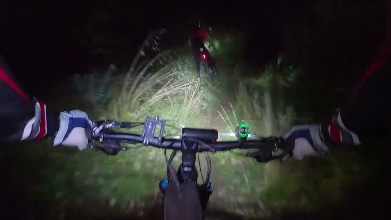 VTT XC - rando des Luciolettes 2025. Ca glisse (voire plus) et pas qu'en descente