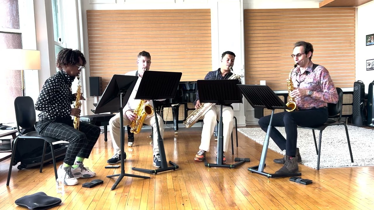 Quatuor Ellipsos Performs 
