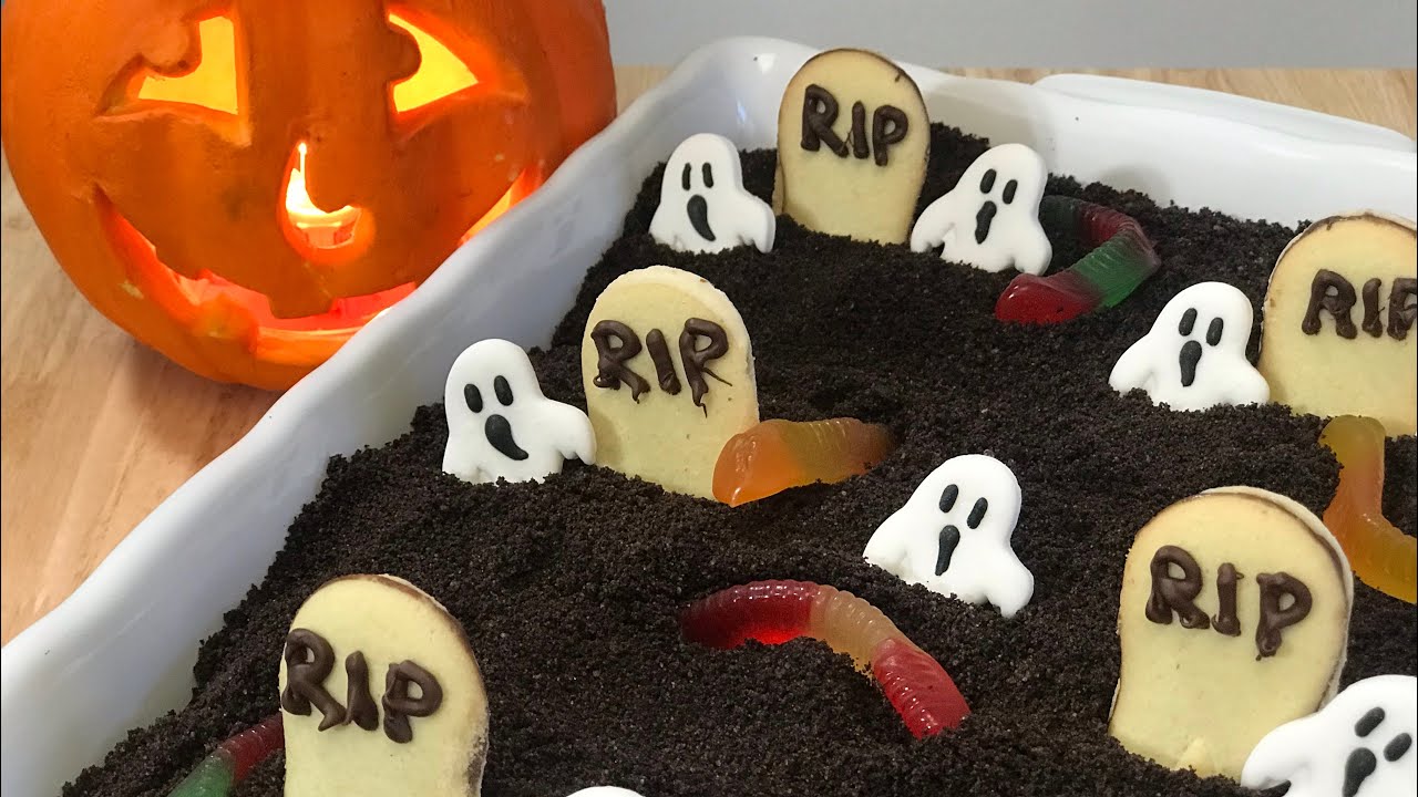 Spooky Graveyard Cake. AKA Dirt Cake #halloweenrecipe