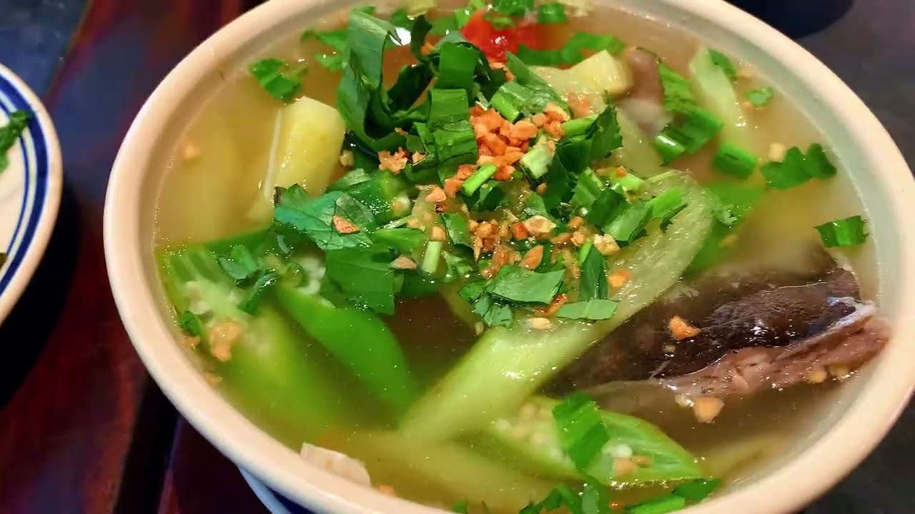 Трапеза, наполненная смехом, радостью, миром и счастьем.