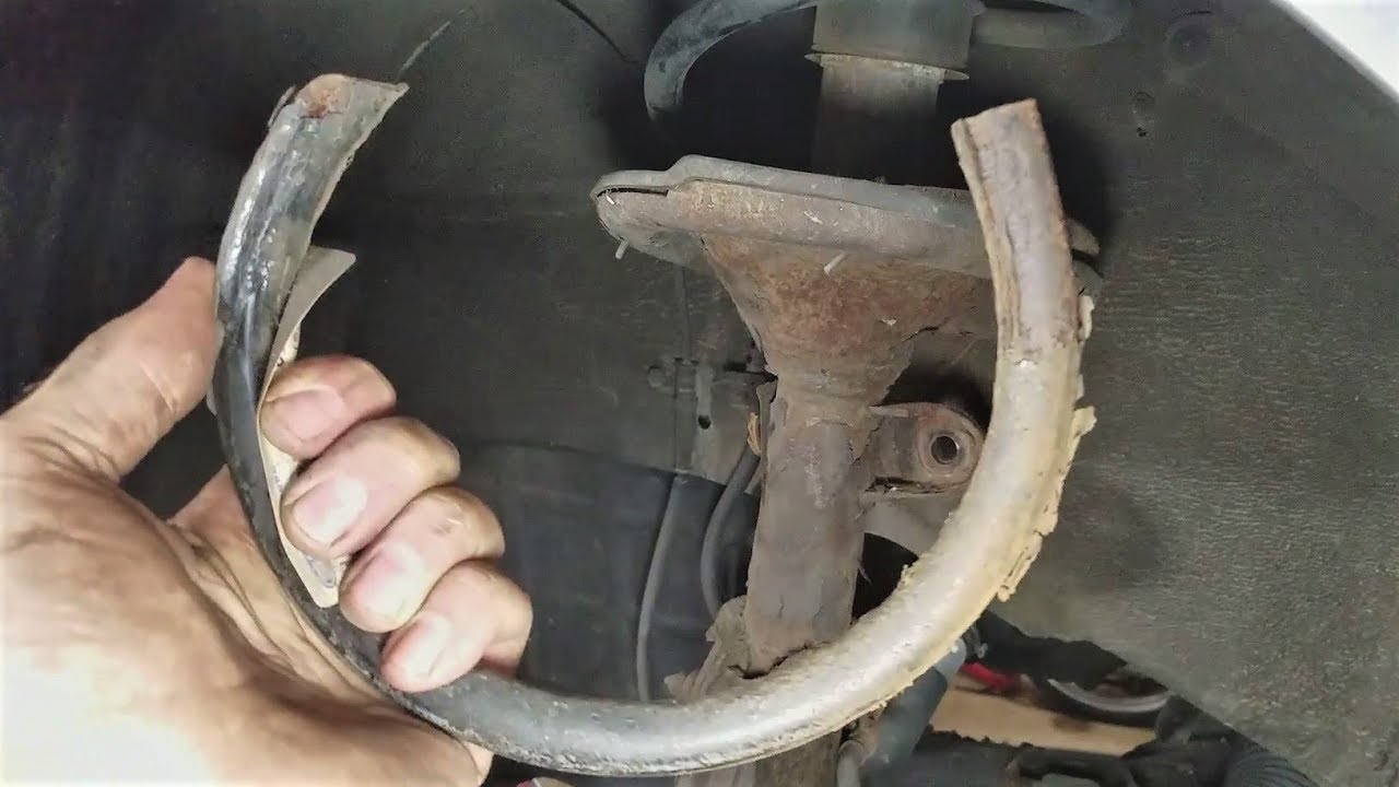 2007-2008 Hyundai Entourage Front strut replacement