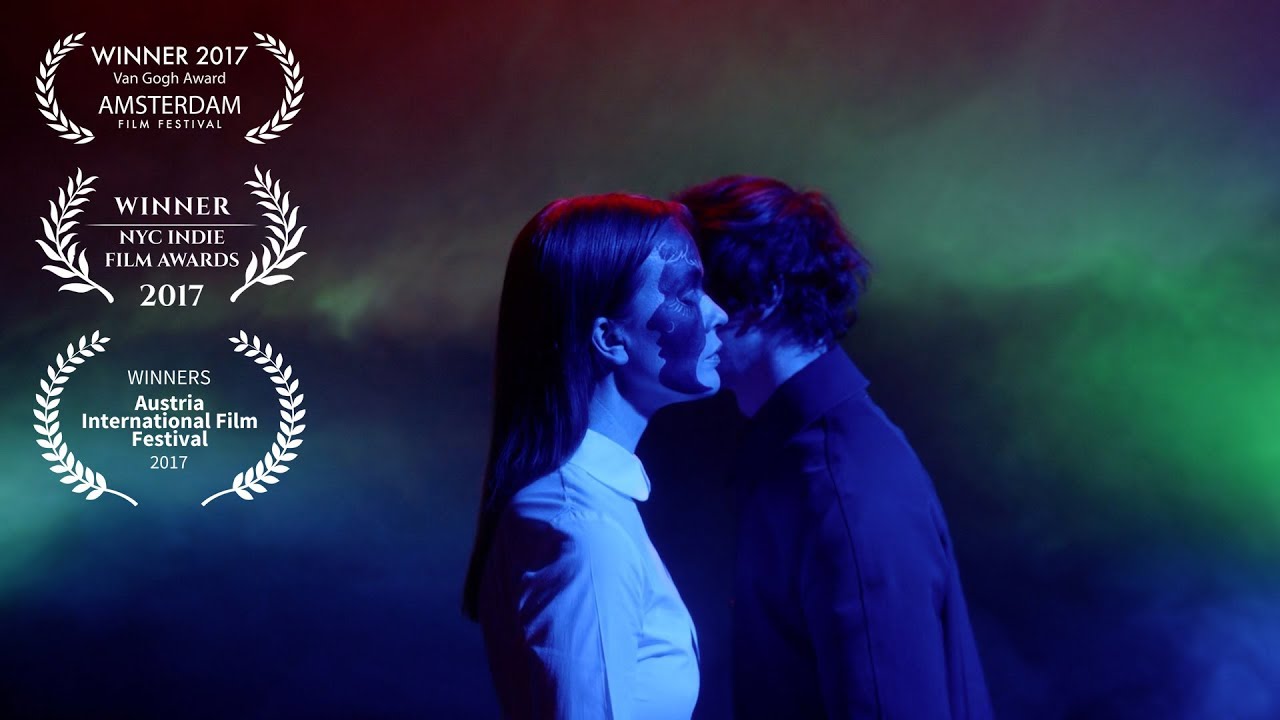 Blonde Redhead - GOLDEN LIGHT (Official Video)
