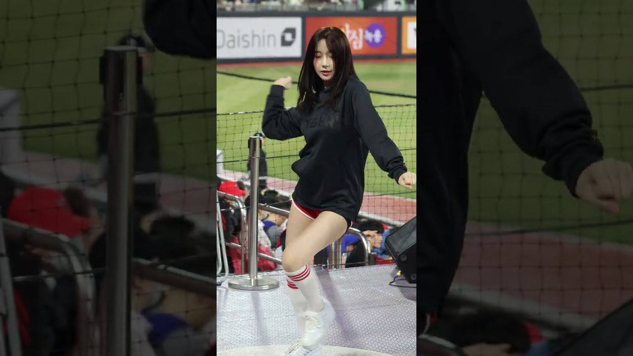 [4k] 수줍어 하면서도 아름다움을 감추지 못하는 이주은의 공연 자태 | LEE Ju-Eun CheerLeader (24.04.02)