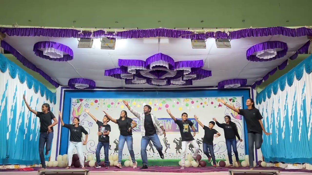 Full comedy 🎭 and mass performance by future stars 🌟 