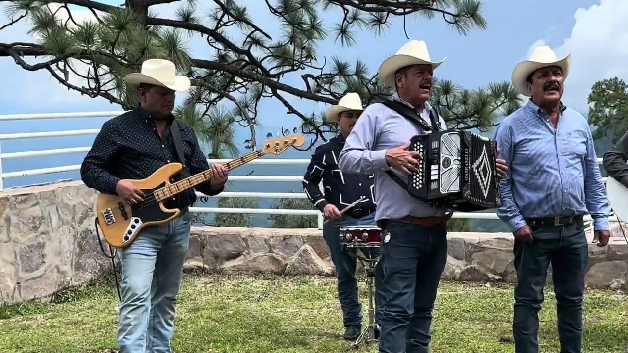 Desde la Mesa del frijol-Los Parranderos de Chihuahua(Las Miradas Nunca Mienten