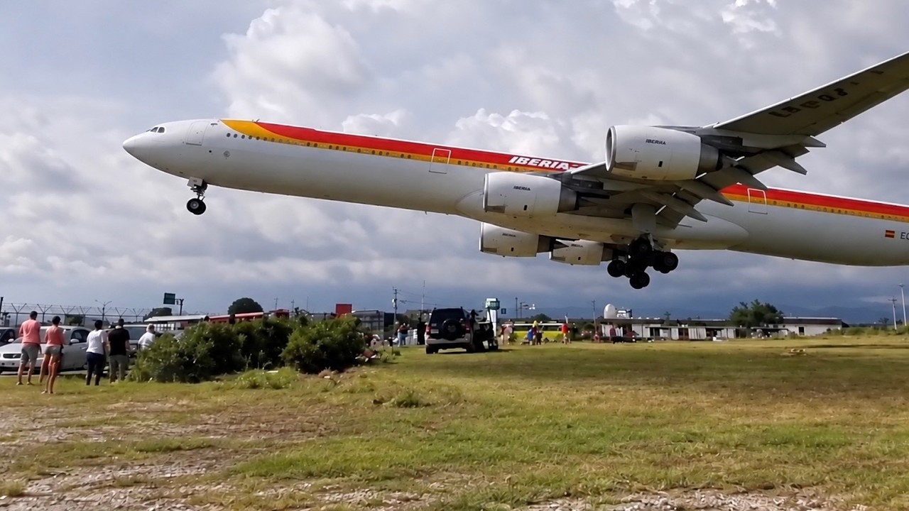 Plane Almost Lands On People