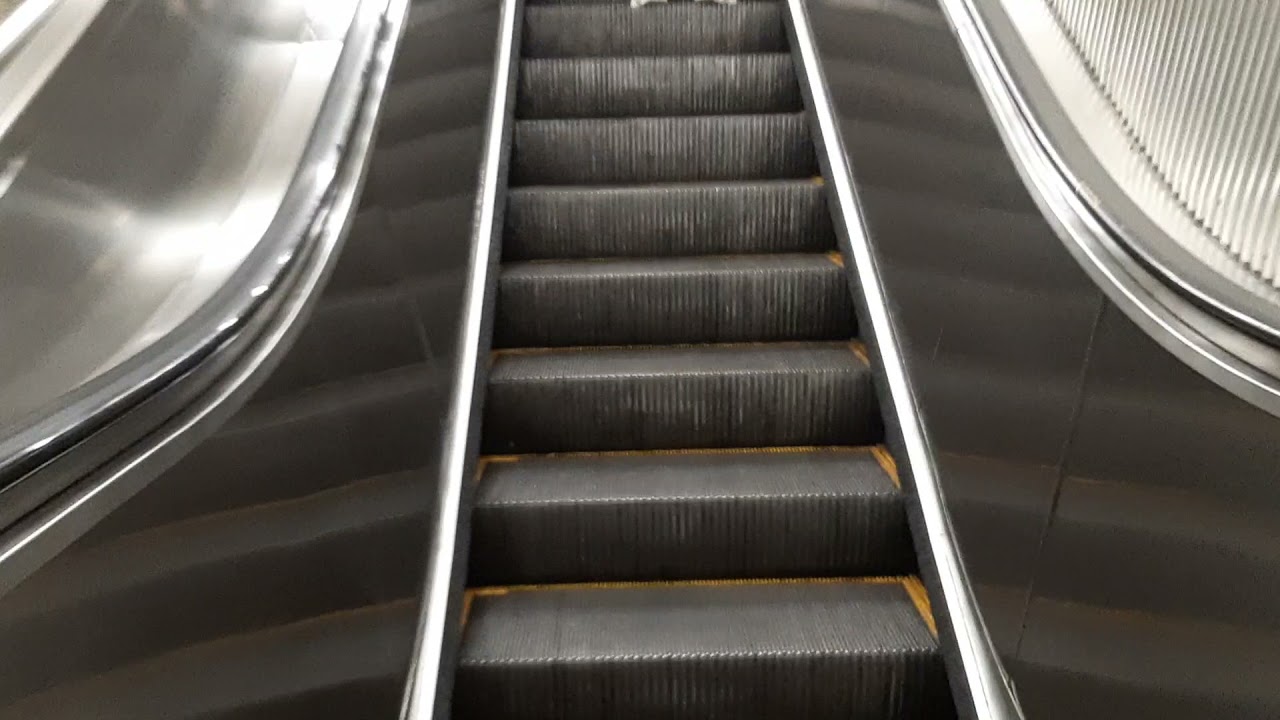 Same escalator for going up and down in Germany!!