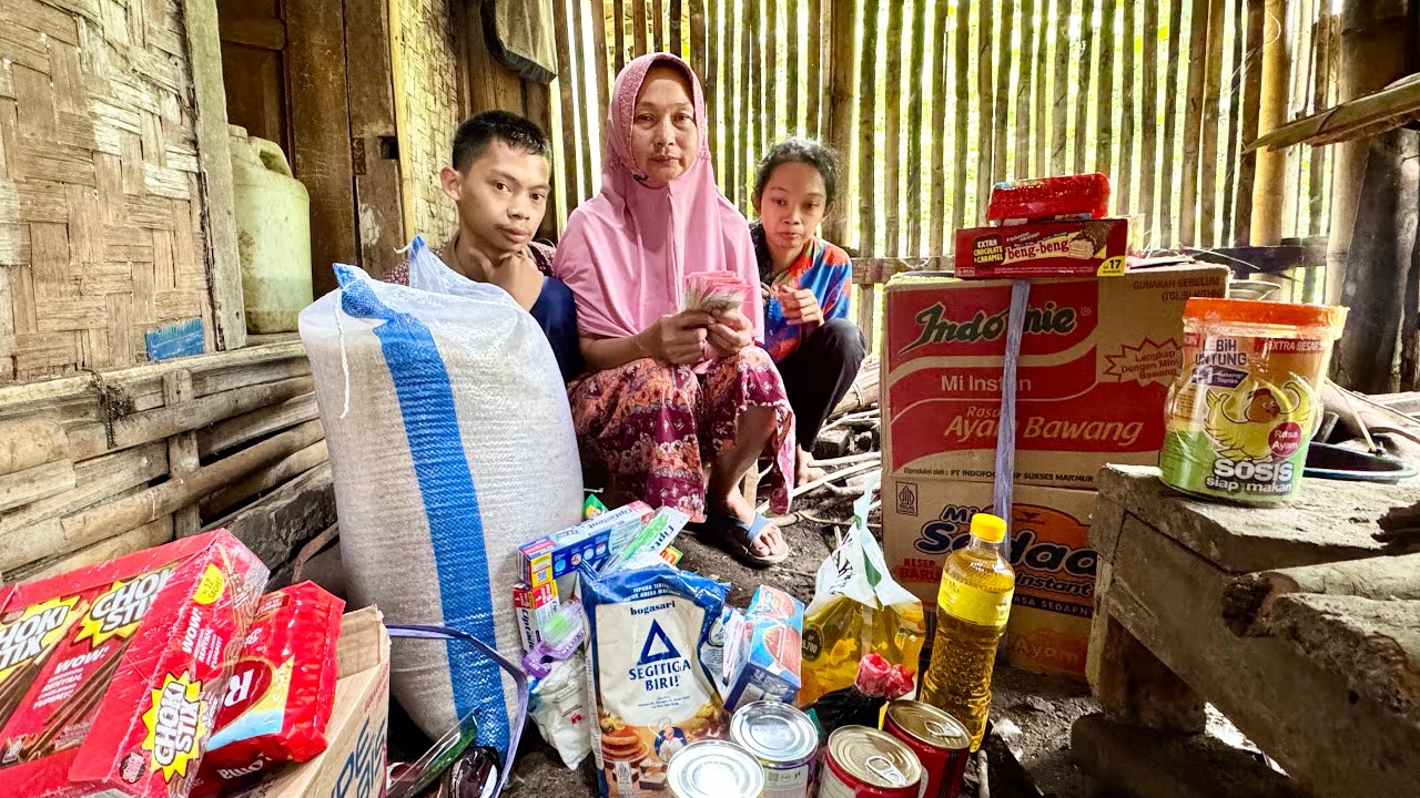 JUTAAN ORANG MENANGIS 2 Juta dan Sembako untuk Ibu Dewi! KISAH IBU MENGURUS DUA ANAK DISABILITAS
