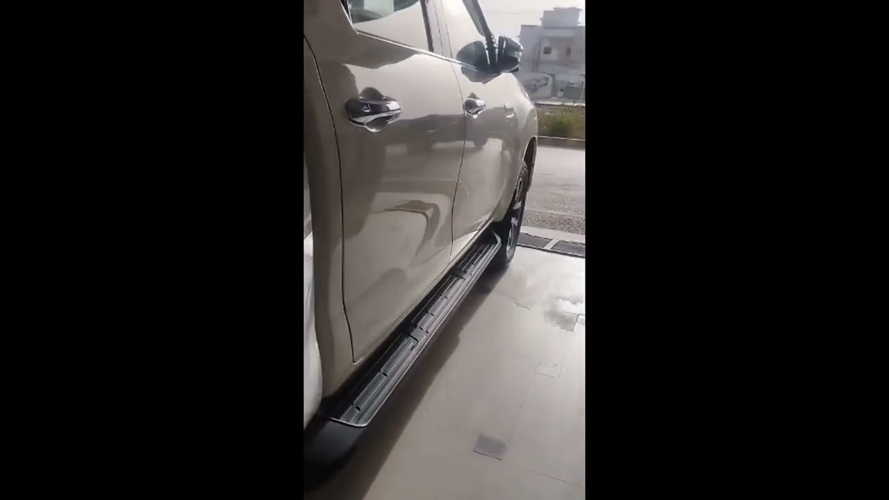 Toyota Hilux Revo V Automatic 2.8 2017 for Sale