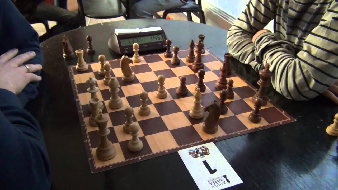 GM Vitiugov Nikita - Ilja Semjonovs, Trompovsky, Chess blitz