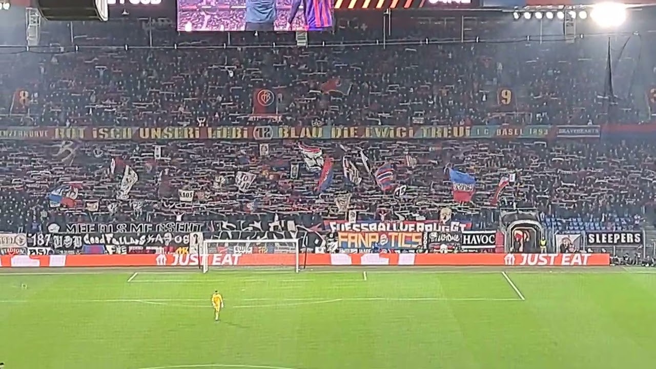 FC Basel Fans vs Steaua Bukarest singen zBasel a mim Rhy! ⚽️👍