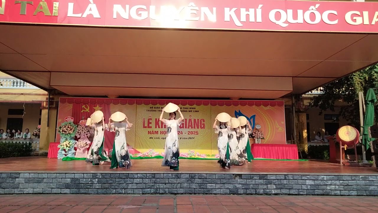Múa: Máu đỏ đã vàng- 11a3