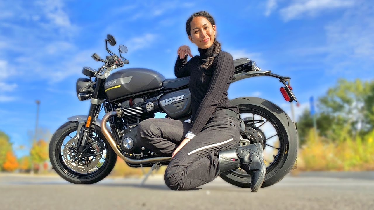 Short girl vs FASTEST neo cafe racer: Triumph Speed Twin