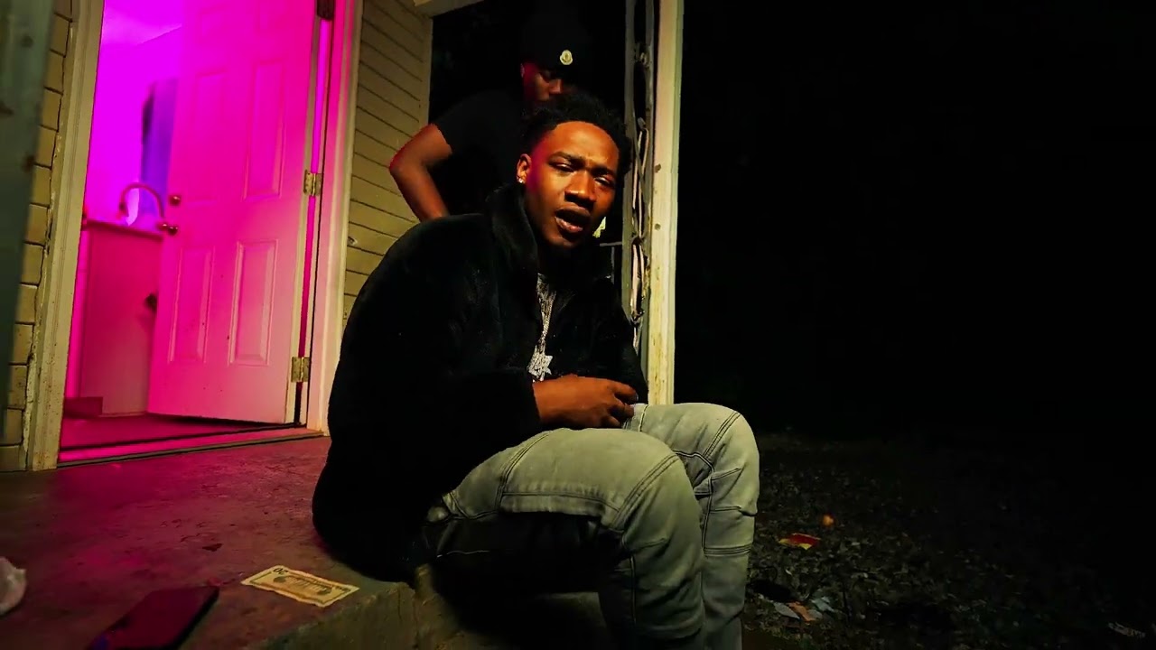 Lil Bigg -  Don't Leave Me (Official Music Video) Dir by @akdimefilms