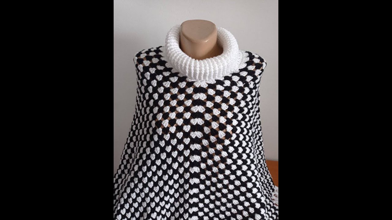 Poncho crosetat cu guler